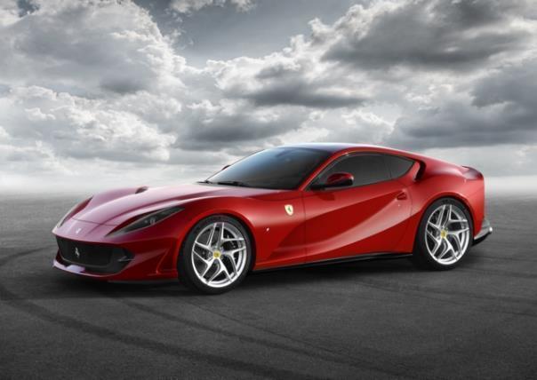 Der Ferrari 812 Superfast erreicht dank 800 PS 340 km/h. Foto: FCA/dpp-AutoReporter